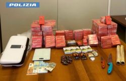 (AGR) Roma San Basilio: droga con etichette alimentari, sequestrati 25 kg. di hashish, arrestato pusher