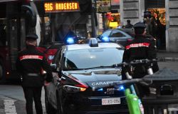 (AGR) Roma, centro storico, ristorante allacciato abusivamente alla rete elettrica, danni per 140 mila euro