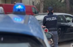 (AGR) Ostia, focus della Polizia sullo spaccio, identificati all'ex-Faber Village gli occupanti delle cabine