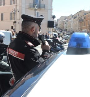 (AGR) Roma, ruba due televisori in un negozio, due ore dopo torna e viene riconosciuto da un dipendente, denunciato