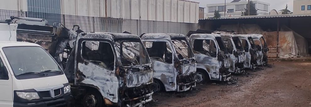 (AGR) Incendio autocompattatori per raccolta rifiuti a Castel Gandolfo, arrestato il presunto responsabile