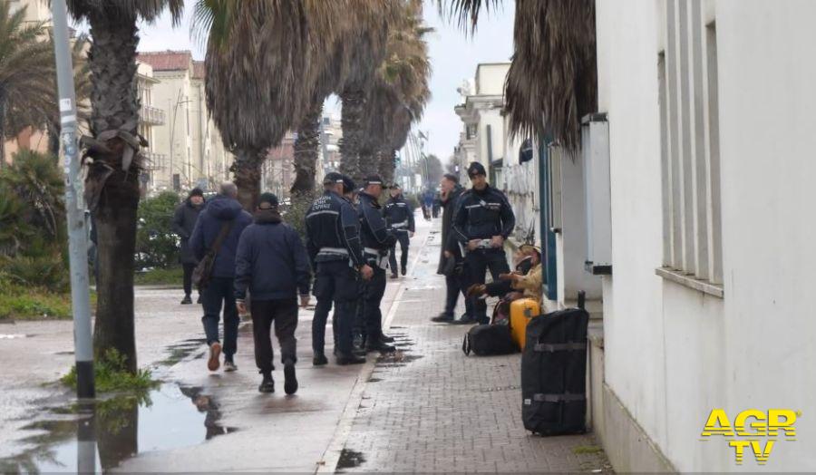 x-Village sgomberato occupanti