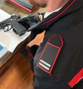 (AGR) Roma, in manette tre pusher sorpresi a spacciare hashish e cocaina, oltre alla droga avevano una pistola da softair