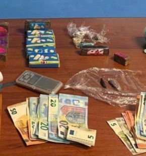 (AGR) Roma, basta un click su YouPol per scoprire una base di spaccio, 2 arresti, sequestrata oltre 1 kg. e mezzo di droga