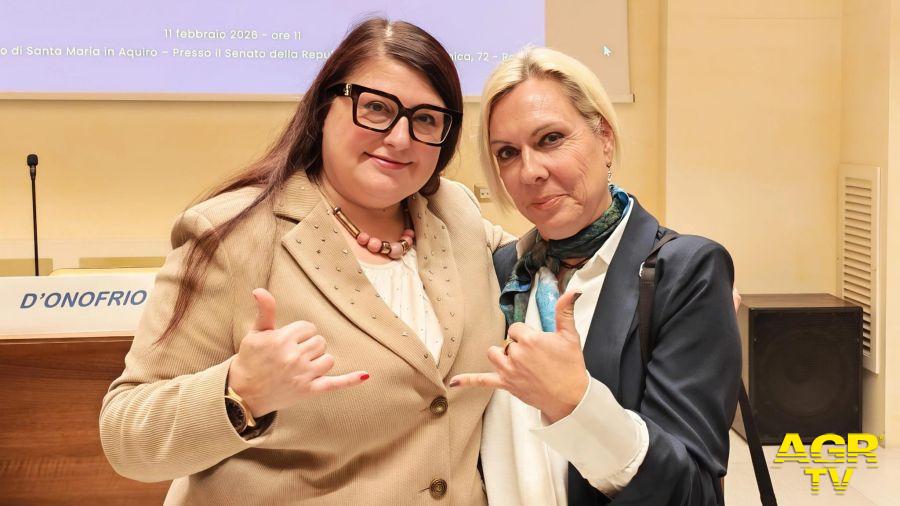 La Senatrice Cinzia Pellegrino con Cristina Ceccarelli