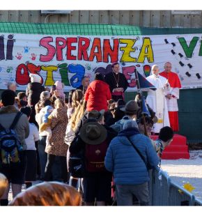 Ostia, Papa Leone XIV, ai giovani: La speranza siete voi.... ed alla città: Non rassegnatevi alla cultura del sopruso