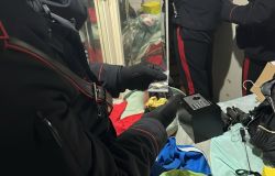 Carabinieri Ostia sequestri droga piazza Gasparri
