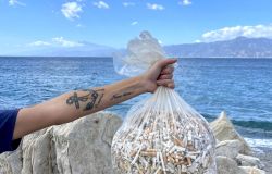 Jesolo: vietato il fumo in spiaggia, Plastic Free: scelta coraggiosa che tutela il mare e la sabbia