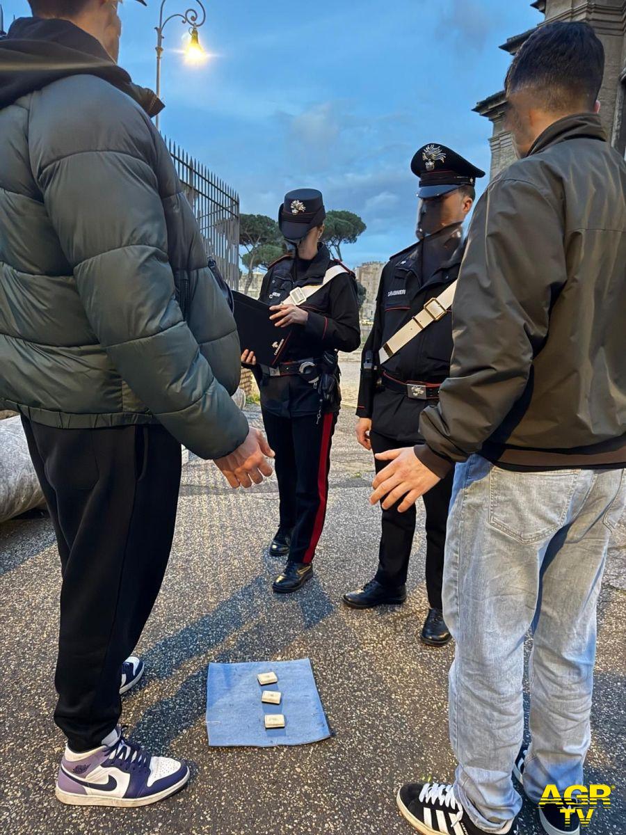 Carabinieri Roma Centro fermano 4 romeni gioco tre campanelle Carabinieri Roma Centro fermano 4 romeni gioco tre campanelle