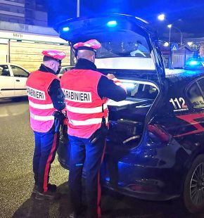 Roma Centocelle, giro di vite dei Carabinieri, droga nascosta sotto i cassonetti dell'immondizia, due arresti