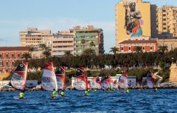 Vela, parte da Taranto il Circuito Nazionale Open Skiff 2026, in occasione del 125° della Lega Navale