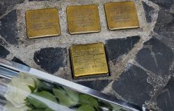 la pietra d'inciampo in memoria di Riccardo Caraffa