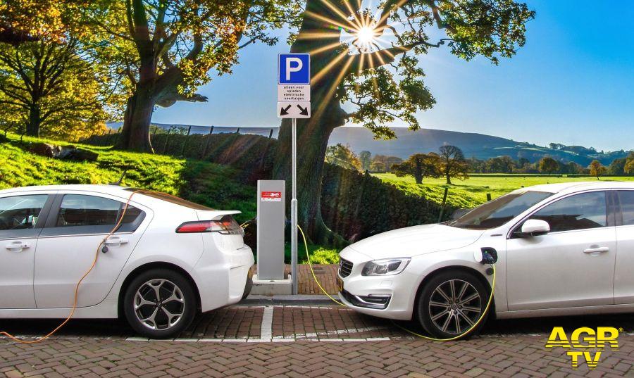 Auto elettriche foto pixabay Auto elettriche foto pixabay