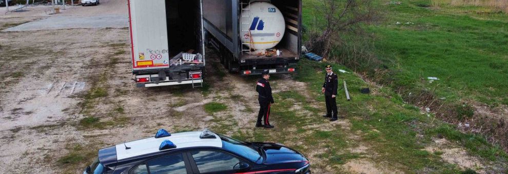 Civitavecchia, furto di carburante sull'oleodotto per l'aeroporto di Fiumicino, due arresti Civitavecchia, furto di carburante sull'oleodotto per l'aeroporto di Fiumicino, due arresti