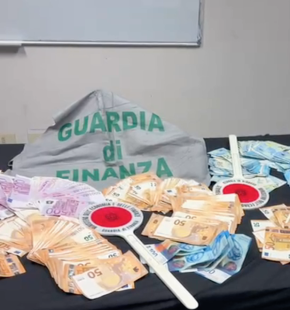 GdF Firenze: sequestro preventivo di oltre € 140.000 nei confronti di un soggetto indiziato per detenzione e spaccio di sostanze stupefacenti GdF Firenze: sequestro preventivo di oltre € 140.000 nei confronti di un soggetto indiziato per detenzione e spaccio di sostanze stupefacenti