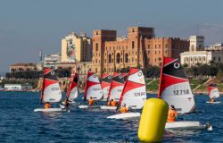 Vela, prima giornata del Circuito Nazionale Open Skiff, spettacolo ed entusiasmo nelle regate