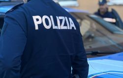 Roma, arrestato a Napoli 25enne, con la truffa del finto incidente aveva incassato 25mila euro tra gioielli e contanti