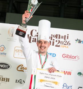 Il migliore panificatore è di Latina, doppia vittoria di Flavio Serangeli, vince : Miglior Pane tradizionale e Miglior Pane Artistico Il migliore panificatore è di Latina, doppia vittoria di Flavio Serangeli, vince : Miglior Pane tradizionale e Miglior Pane Artistico