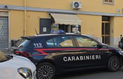 Roma Centocelle, colpisce alla testa con una bottiglia il titolare di un minimarket per una birra, arrestato 48enne