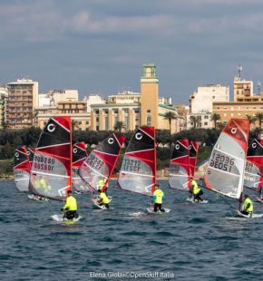 Vela, Circuito Nazionale OpenSkiff 2026, a Taranto la prima tappa Vela, Circuito Nazionale OpenSkiff 2026, a Taranto la prima tappa