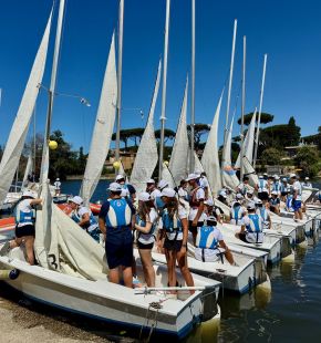 Sabaudia, al via la stagione della vela sulla cresta dell'onda presso il Centro Nautico della LNI sul lago di Paola Sabaudia, al via la stagione della vela sulla cresta dell'onda presso il Centro Nautico della LNI sul lago di Paola