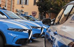 Roma, Centro assistenza per smartphone chiuso per 20 giorni, denunciato per ricettazione il titolare