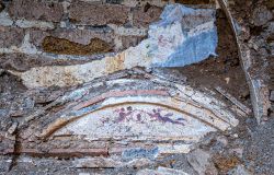 Roma, scoperta vasta area funeraria con tombe decorate nella Necropoli Ostiense