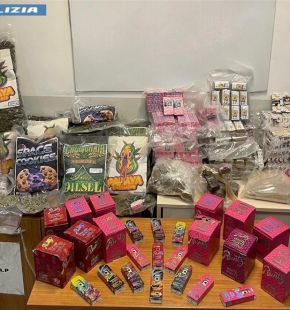 Roma Portuense, colpo al cuore dello spaccio della Polizia, sequestrati oltre 40 kg. di droga e 50 mila euro, 5 pusher arrestati