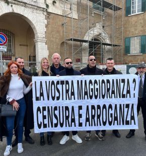 Ostia, il Centrodestra in piazza, scoppia la protesta contro la censura della maggioranza a soluzioni alternative