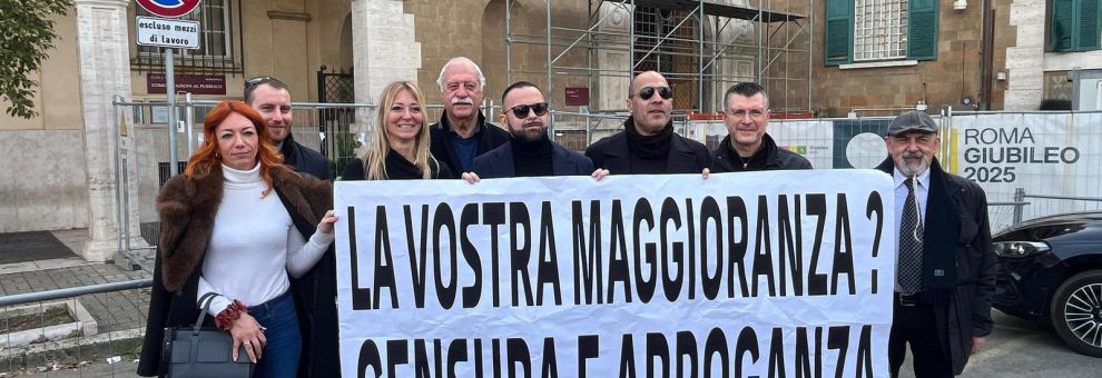Ostia, il Centrodestra in piazza, scoppia la protesta contro la censura della maggioranza a soluzioni alternative