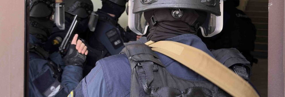 Acilia, attentato dinamitardo ad un bar, i Carabinieri fermano il presunto responsabile