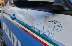 Roma Quarticciolo, caccia ai pusher nel quartiere, droga nascosta tra i contatori e nelle mura, 6 arresti