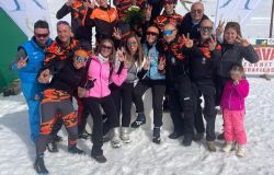 Sara Proietti Cignitti la festa con tifosi e compagni di squadra dopo la vittoria - Foto Ufficio Stampa FISI – CLS