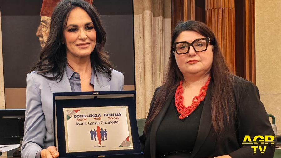 l’attrice e testimonial sociale Maria Grazia Cucinotta con la senatrice Cinza  Pellegrino - Foto da comunicato stampa