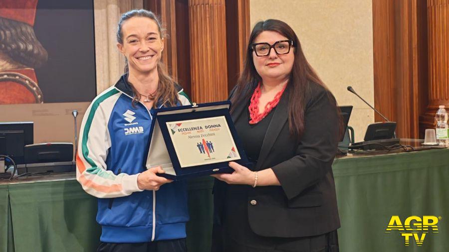 la campionessa mondiale di apnea Alessia Zecchini con la Senatrice Cinzia Pellegrino - Foto da comunicato stampa