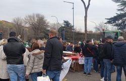 Associazioni di consumatori, agricoltori e manifestanti si sono riuniti in piazzale Ostiense a Roma