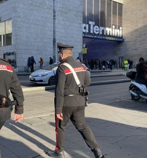 Roma, caccia ai borseggiatori, controlli nei ristoranti, bus e metro, dieci in manette