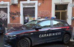 Roma Alessandrino, forza la porta d'ingresso ma viene sorpreso ed arrestato in giardino, in manette 37enne