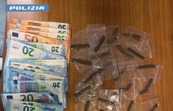 Polizia la droga sequestrata