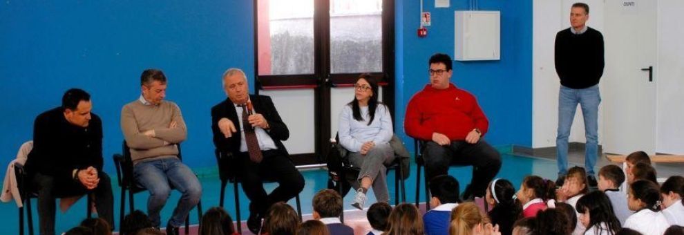 Dario Vassallo, fratello del Sindaco Pescatore, incontra gli studenti di Poli