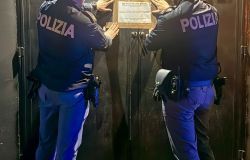 Roma, serata danzante abusiva, uscite d'emergenza ostruite ed ostacolate da transenne e corde, sequestrato il locale