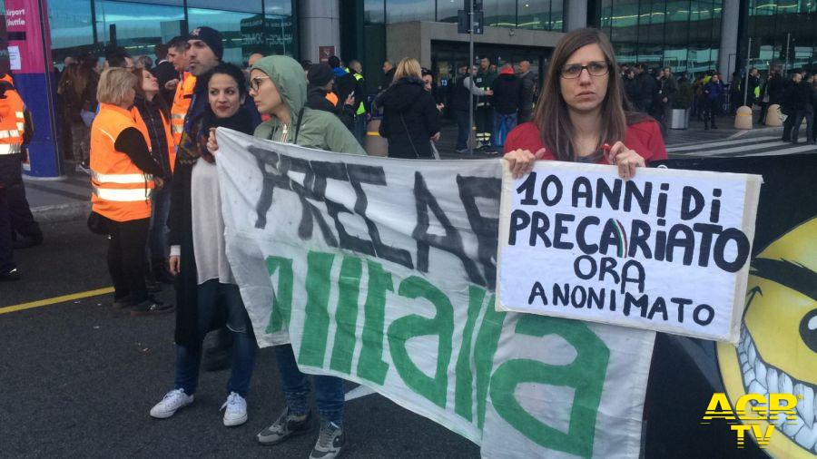 Aeroporto Fiumicino, lavoratori in lotta contro i tagli occupazionali Aeroporto Fiumicino, lavoratori in lotta contro i tagli occupazionali