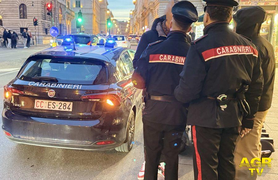 Carabinieri Roma Centro intervenuti nelle fasi di arresto Carabinieri Roma Centro intervenuti nelle fasi di arresto