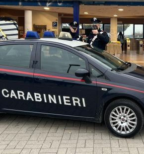 Ostia Antica, furti nelle auto parcheggiate alla stazione metro, blitz dei Carabinieri, un arresto