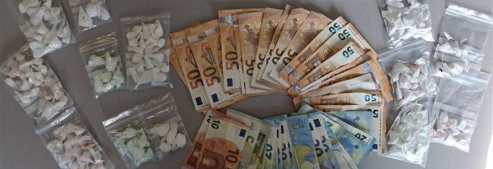 Roma, blitz della Polizia a Tor Bella Monaca, nella filiera della droga a due, 4 arresti tra pusher e vedette