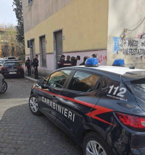 Roma, operazione a tenaglia al Quarticciolo dei Carabinieri, 12 pusher in manette, sequestrato kg.1,2 di droga Roma, operazione a tenaglia al Quarticciolo dei Carabinieri, 12 pusher in manette, sequestrato kg.1,2 di droga