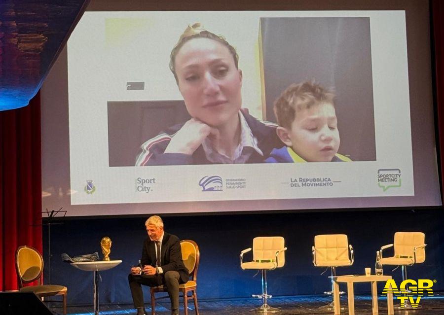 Iacopo_Volpi_intervista_Francesca_Lollobrigida_in_collegamento Iacopo_Volpi_intervista_Francesca_Lollobrigida_in_collegamento