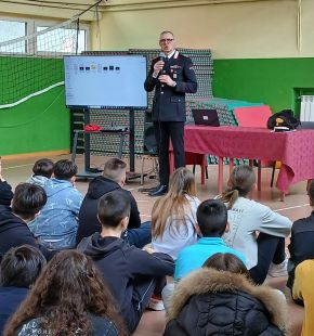 Colleferro, i Carabinieri incontrano gli studenti sui temi: droga, legalità, bullismo e cyberbullismo