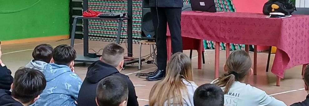 Colleferro, i Carabinieri incontrano gli studenti sui temi: droga, legalità, bullismo e cyberbullismo Colleferro, i Carabinieri incontrano gli studenti sui temi: droga, legalità, bullismo e cyberbullismo