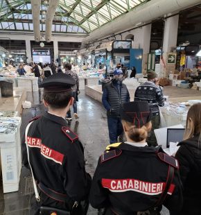 Roma, sicurezza alimentare, controlli congiunti Carabinieri ed Asl al mercato dell'Esquilino Roma, sicurezza alimentare, controlli congiunti Carabinieri ed Asl al mercato dell'Esquilino